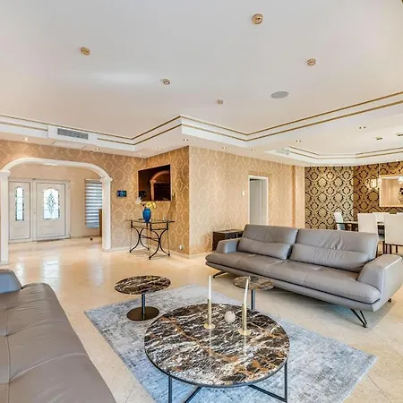 Svim, Walking Distance To The Beach! Marbella