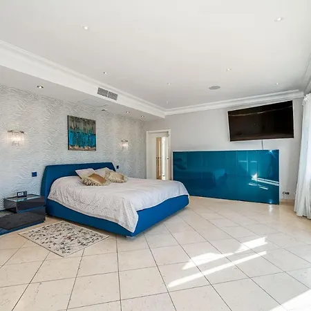 Svim, Walking Distance To The Beach! Marbella