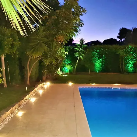 Svim, Walking Distance To The Beach!